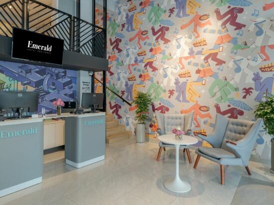 Фото Emerald Hotel Residence