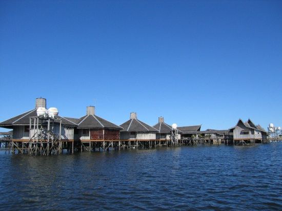 Фото Dragon Inn Floating Resort