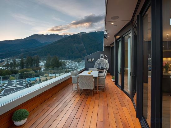 Фото Ramada Queenstown Central