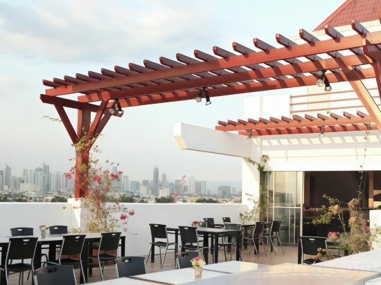 Hotel Nichols Airport Hotel, Earth, photo