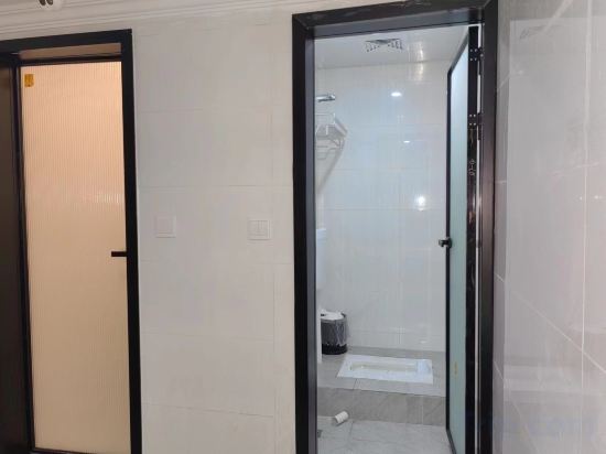 Фото Jiangyang Business Hotel (Shanghai Jiamusi Road)