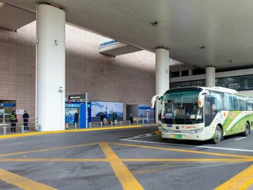 Внешний вид отеля Holiday Inn Express Shanghai Pudong Airport в Пудуне, фото 2