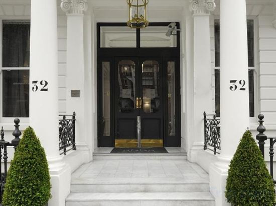 Фото The Queen’s Gate Hotel