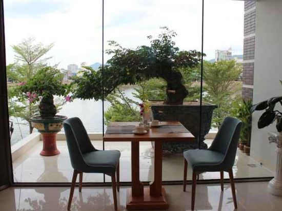 Фото Lake View Hotel