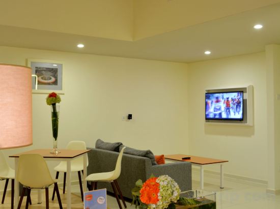 Фото Harris Hotel & Conventions Bekasi