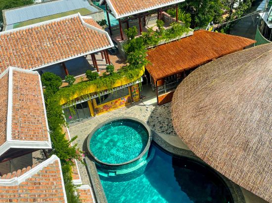 Фото Miss Bamboo The Light Hotel