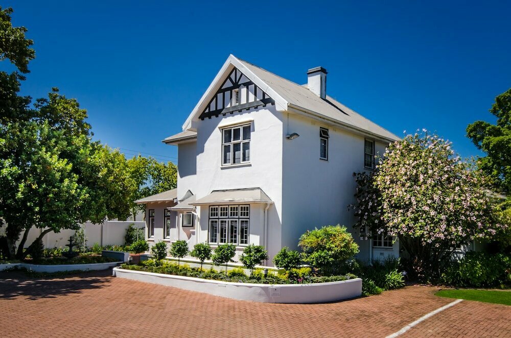 Hotel Whispering Oaks, George, photo