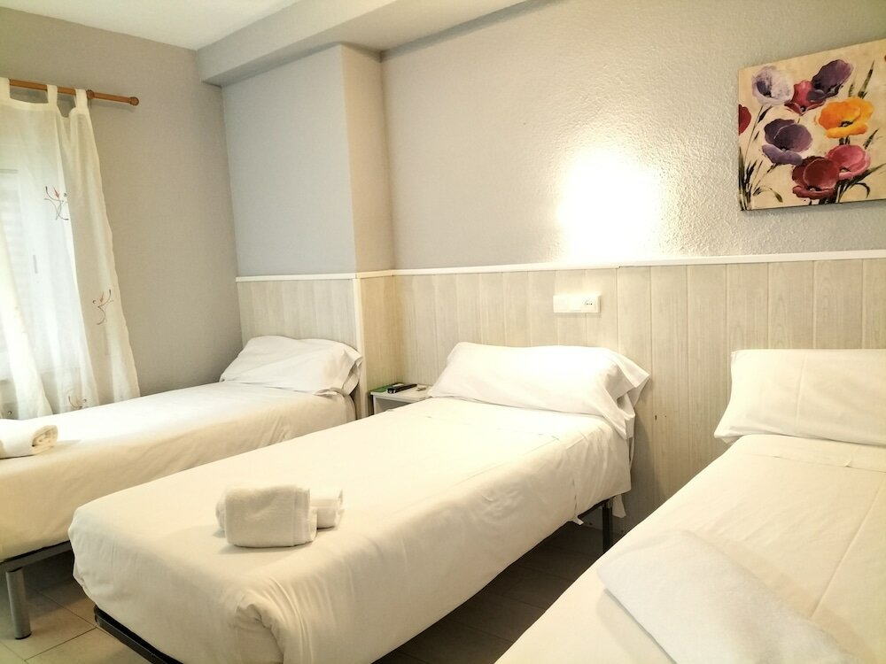 Фото Hostal Albero by gaiarooms