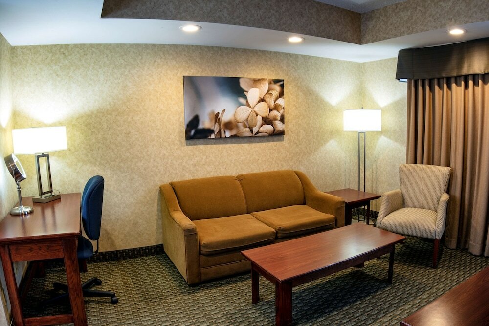 Фото Best Western Voyageur Place Hotel