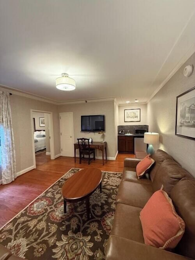 Фото Penn's View Hotel