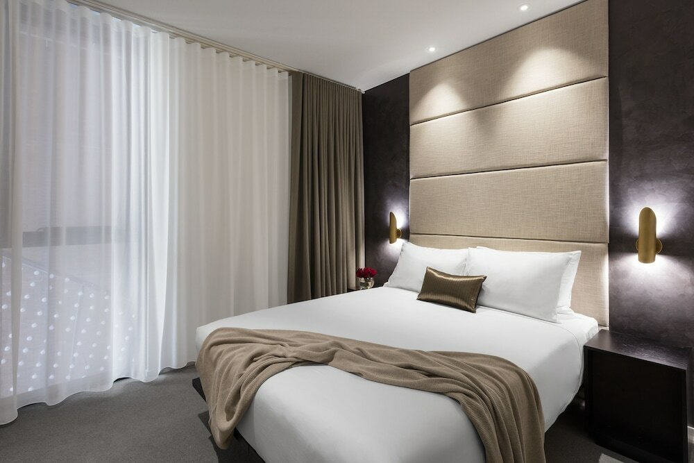 Фото Skye Suites Sydney