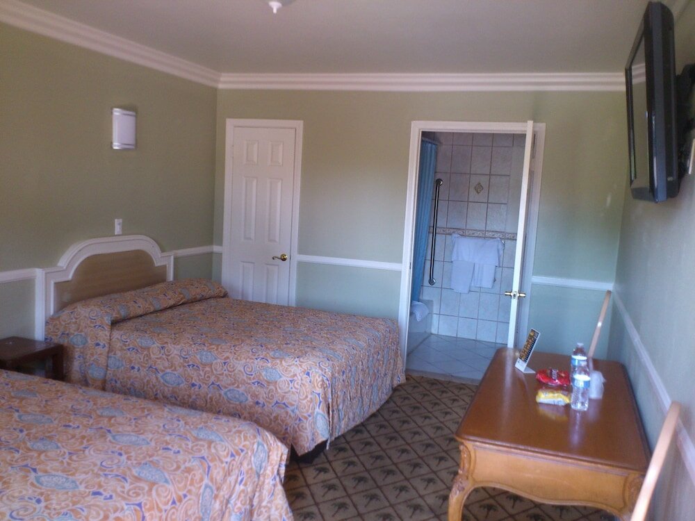 Фото Santa Ana Travel Inn