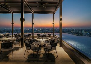 Гостиница The Residency Towers