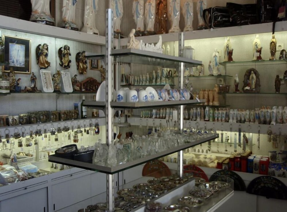 Фото Adonis Lourdes - Notre Dame de la Sarte