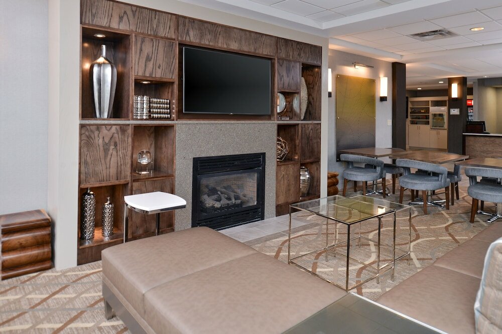 Фото Holiday Inn Express Hotel & Suites Lafayette, an Ihg Hotel