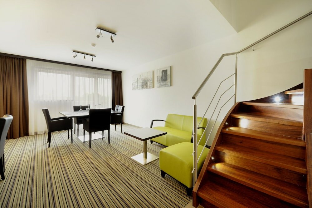 Фото Van Der Valk Hotel Charleroi Airport