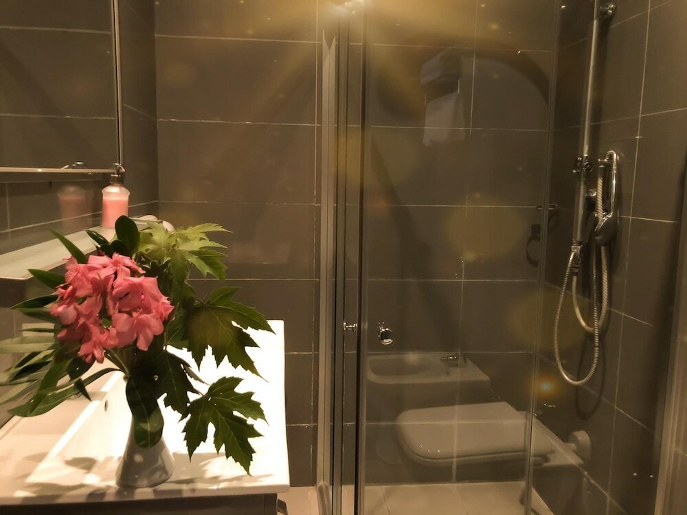 Фото Hotel Kompleksi Arifi