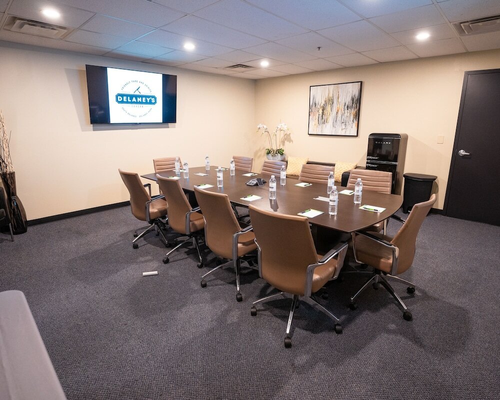 Фото The Delaney Hotel