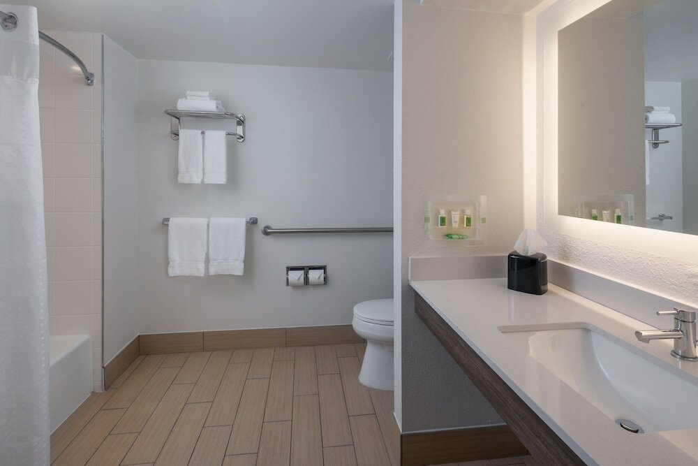 Фото Holiday Inn Tampa Westshore - Airport Area, an Ihg Hotel