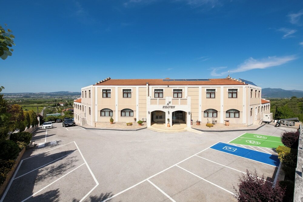 Фото Heaven Hotel