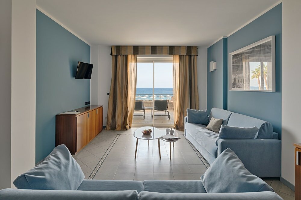 Фото Aregai Marina Hotel & Residence