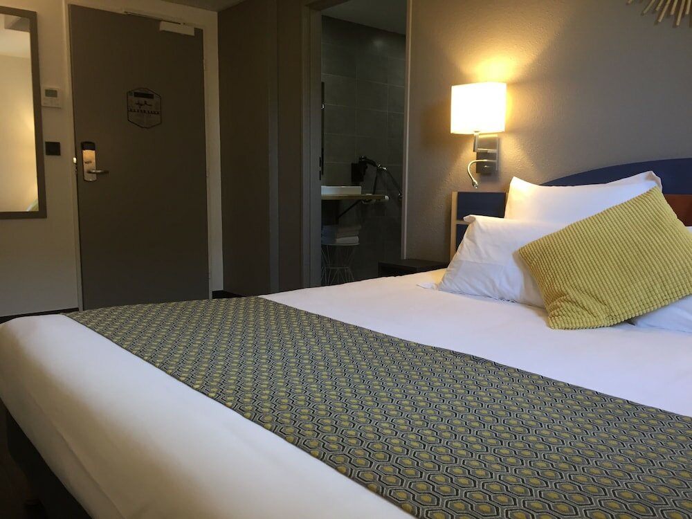 Фото Kyriad Bordeaux Sud - Villenave d'Ornon