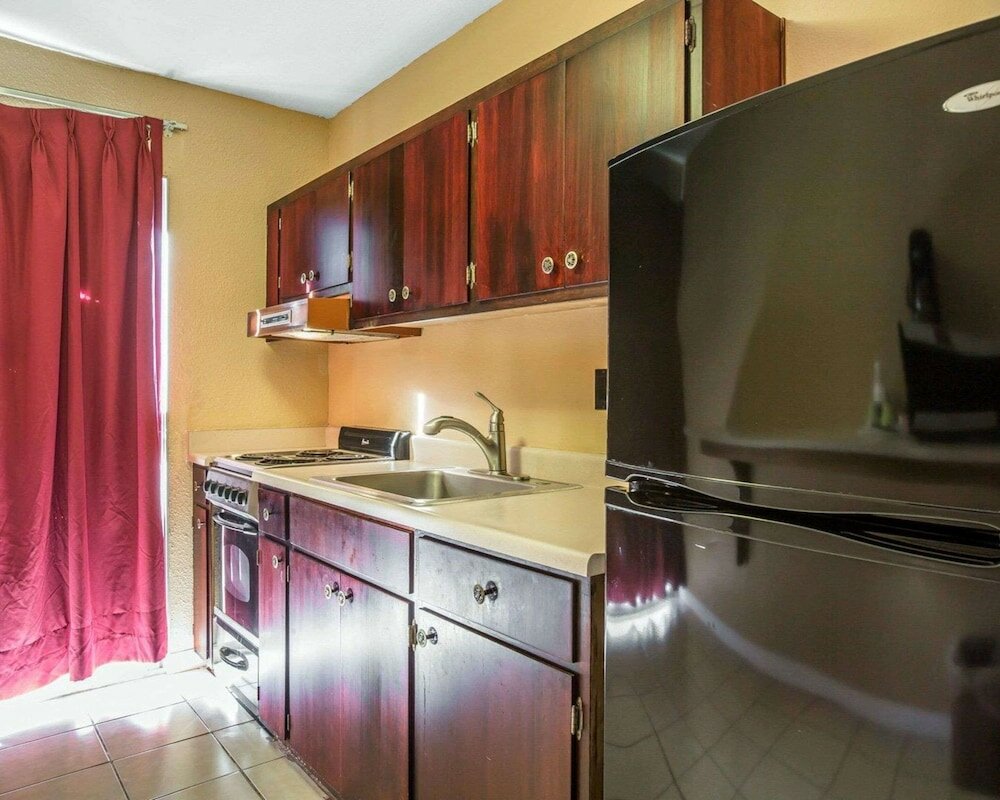 Фото Quality Inn & Suites Cameron Park Shingle Springs