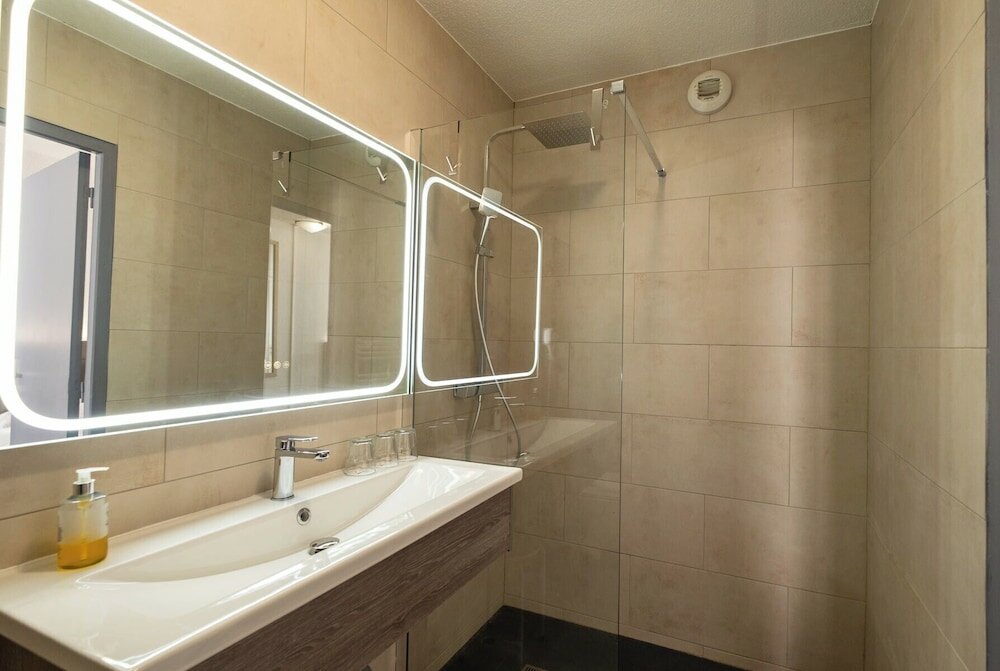 Фото Hotel Tambourin