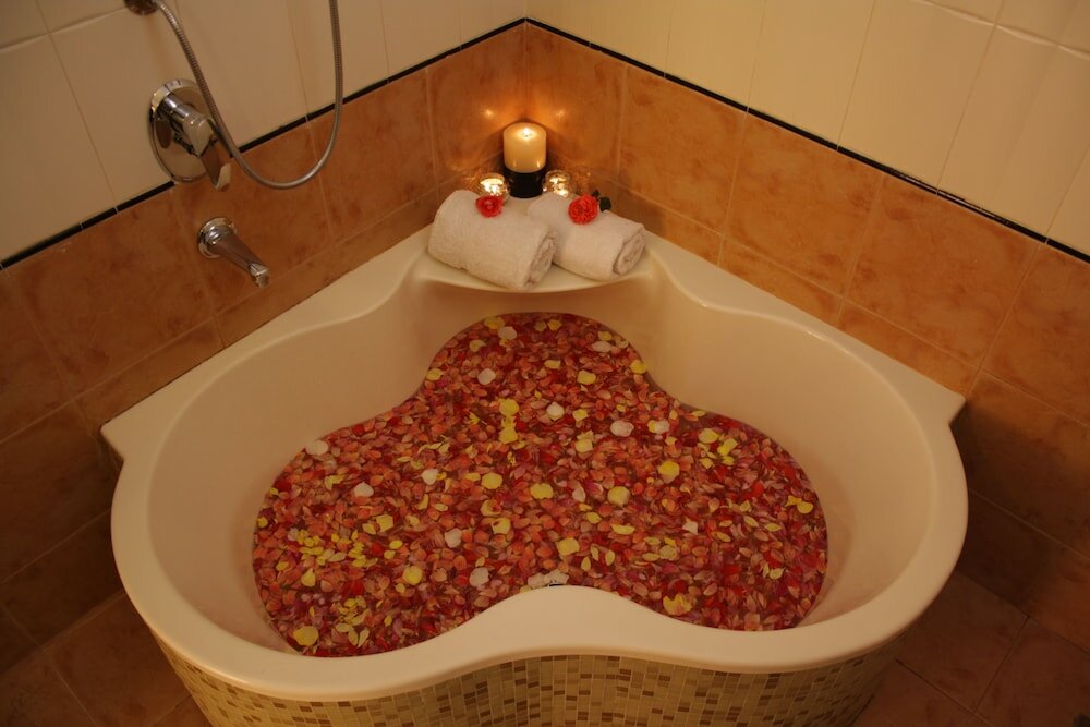 Фото Ayur County