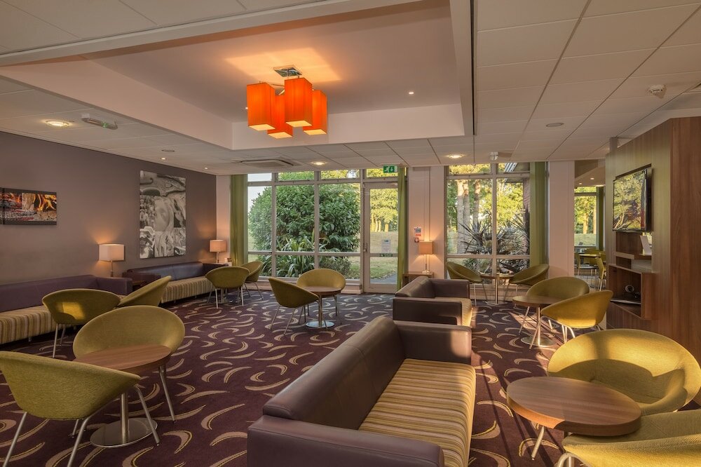 Фото Holiday Inn Express Preston - South, an Ihg Hotel