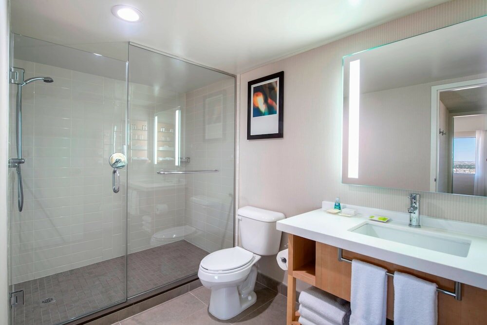 Фото Delta Hotels by Marriott Regina