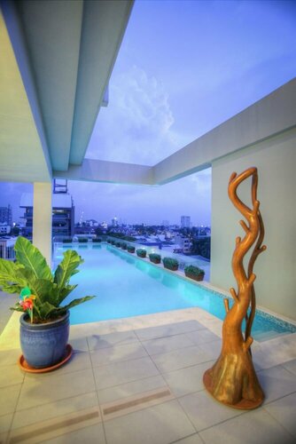 Внешний вид отеля Luxent Hotel в Кесон-Сити, фото 4