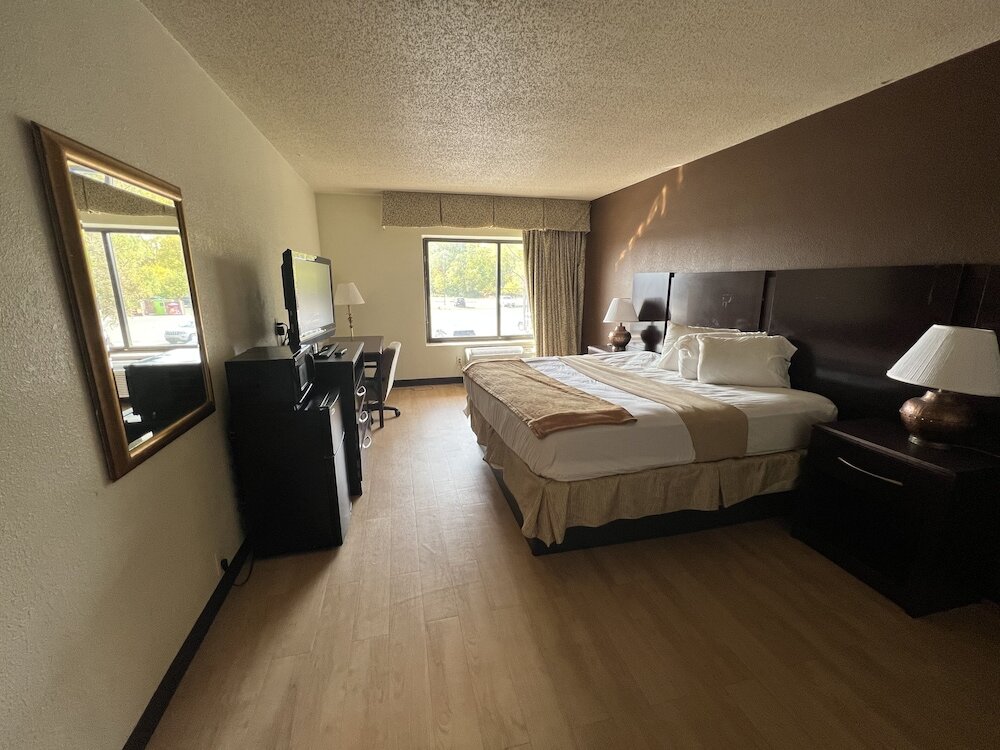 Фото A Victory Inn - West Dearborn