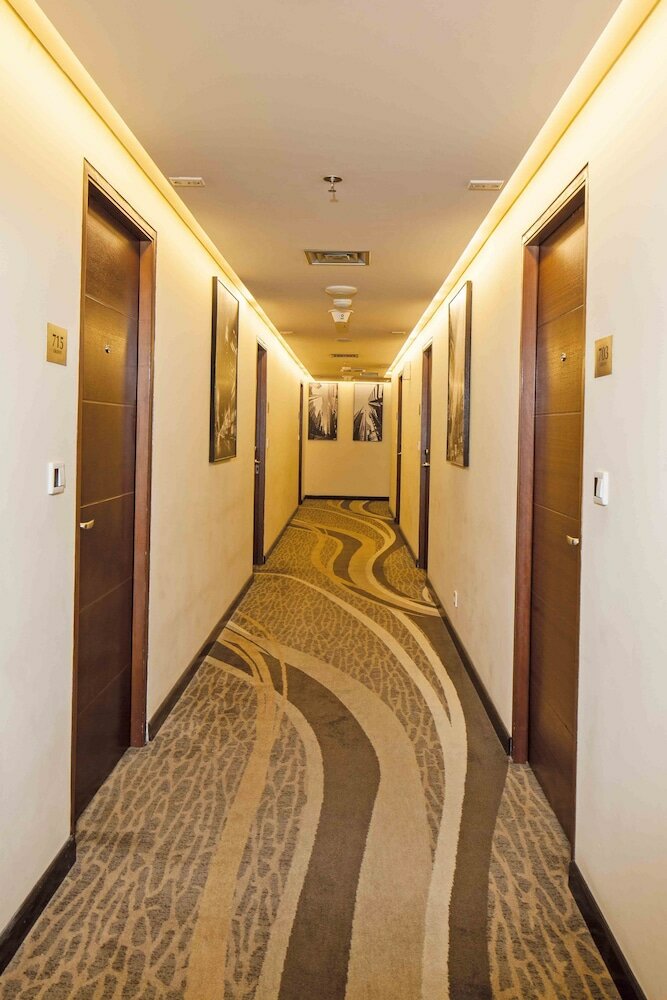 Фото Midtown Hotel