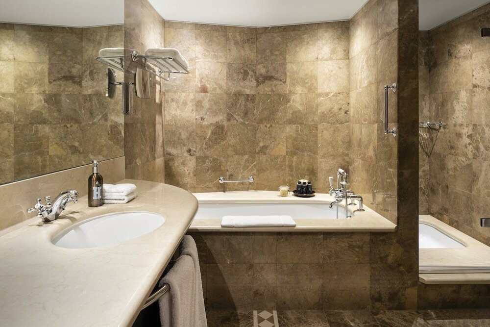 Фото Como The Halkin