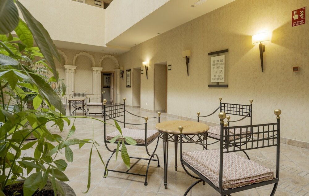 Фото Hotel Ilunion Mérida Palace