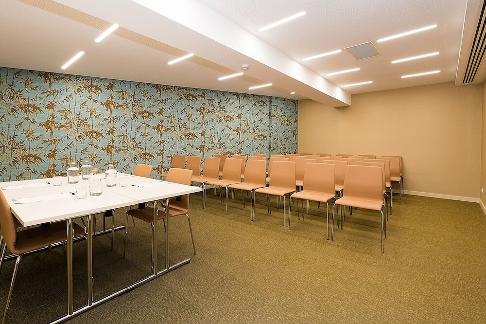 Фото The Leaf Boutique Hotel