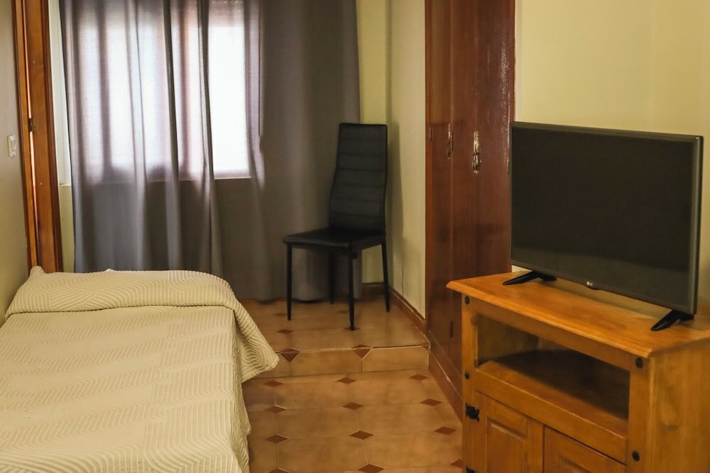 Фото Hostal Paris