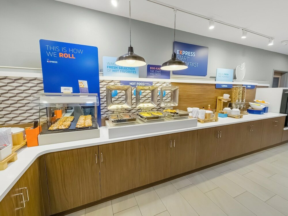 Фото Holiday Inn Express Salt Lake City South - Midvale, an Ihg Hotel