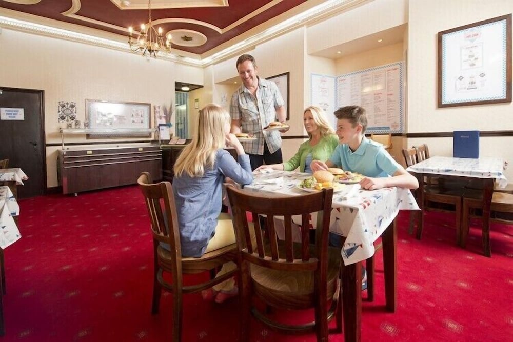 Фото Trelawne Manor Holiday Park