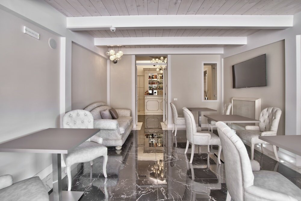 Фото The Moon Boutique Hotel