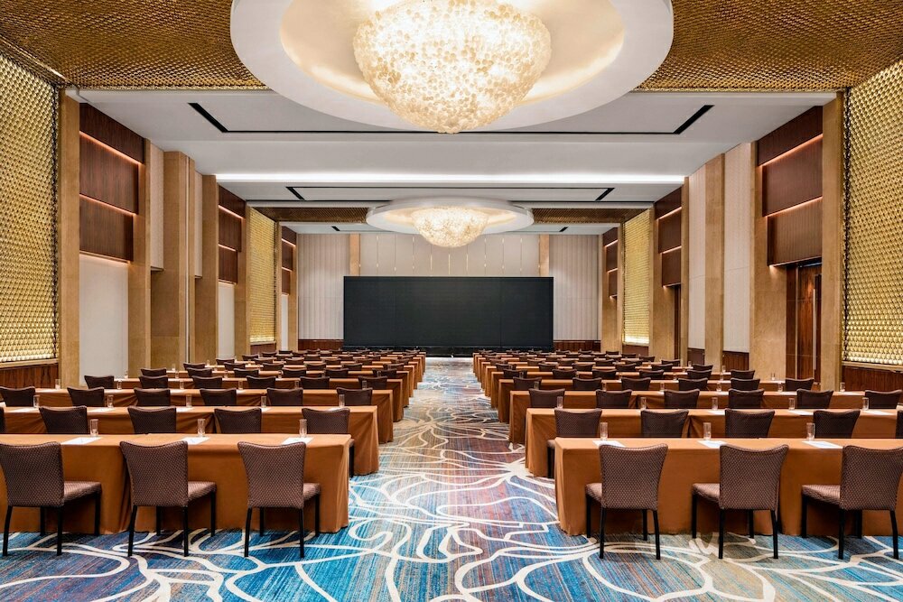 Фото Sheraton Grand Shanghai Pudong Hotel & Residences