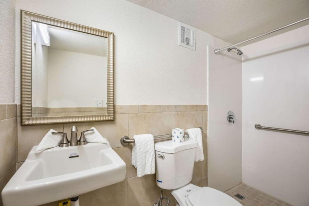 Фото Oyo Hotel Orlando Airport