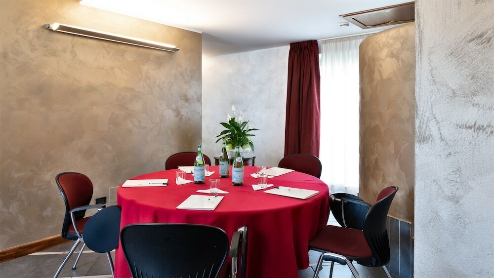 Фото Hotel Sunflower