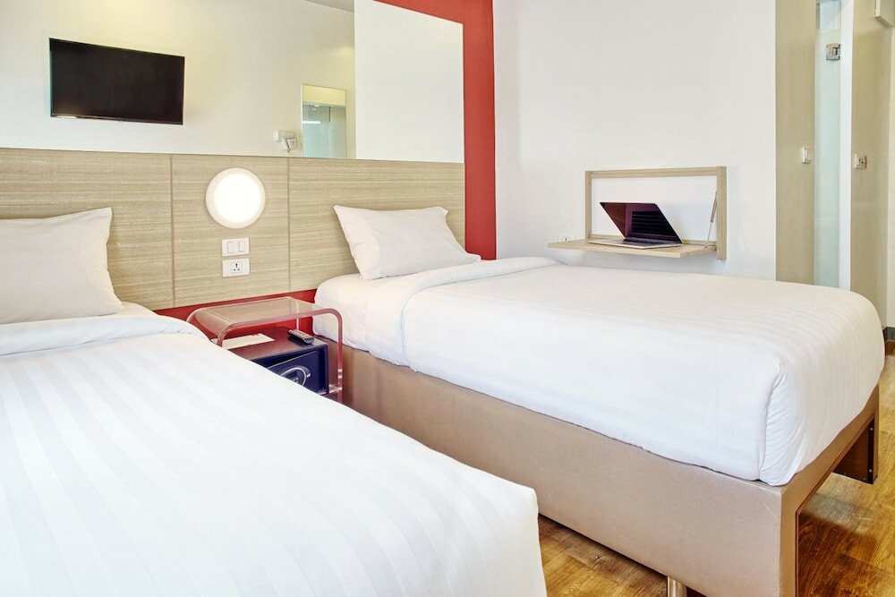 Фото Red Planet Makati Amorsolo