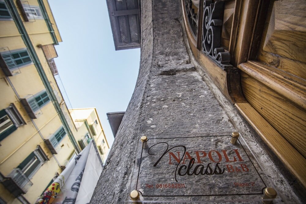 Фото Napoli Class Luxury Rooms & Suites