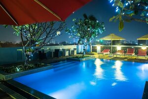 Гостиница Frangipani Royal Palace Hotel