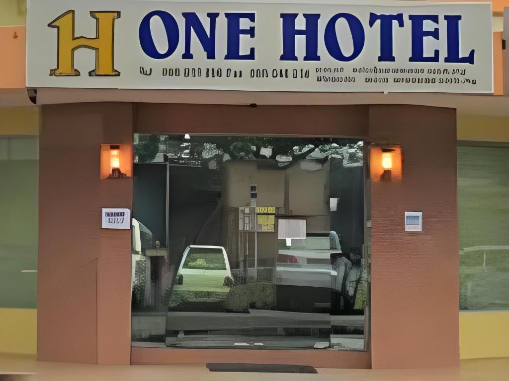 Фото One Hotel Sadong Jaya