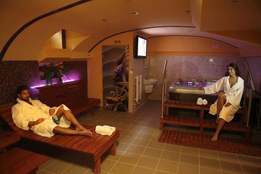 Фото Six Inn Hotel