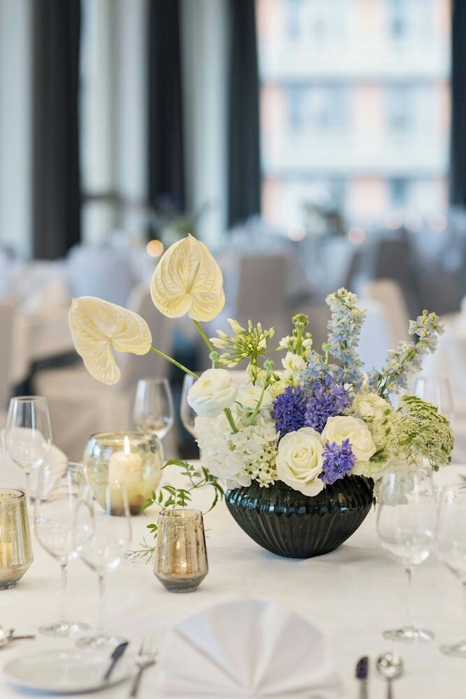 Фото Renaissance Zurich Tower Hotel